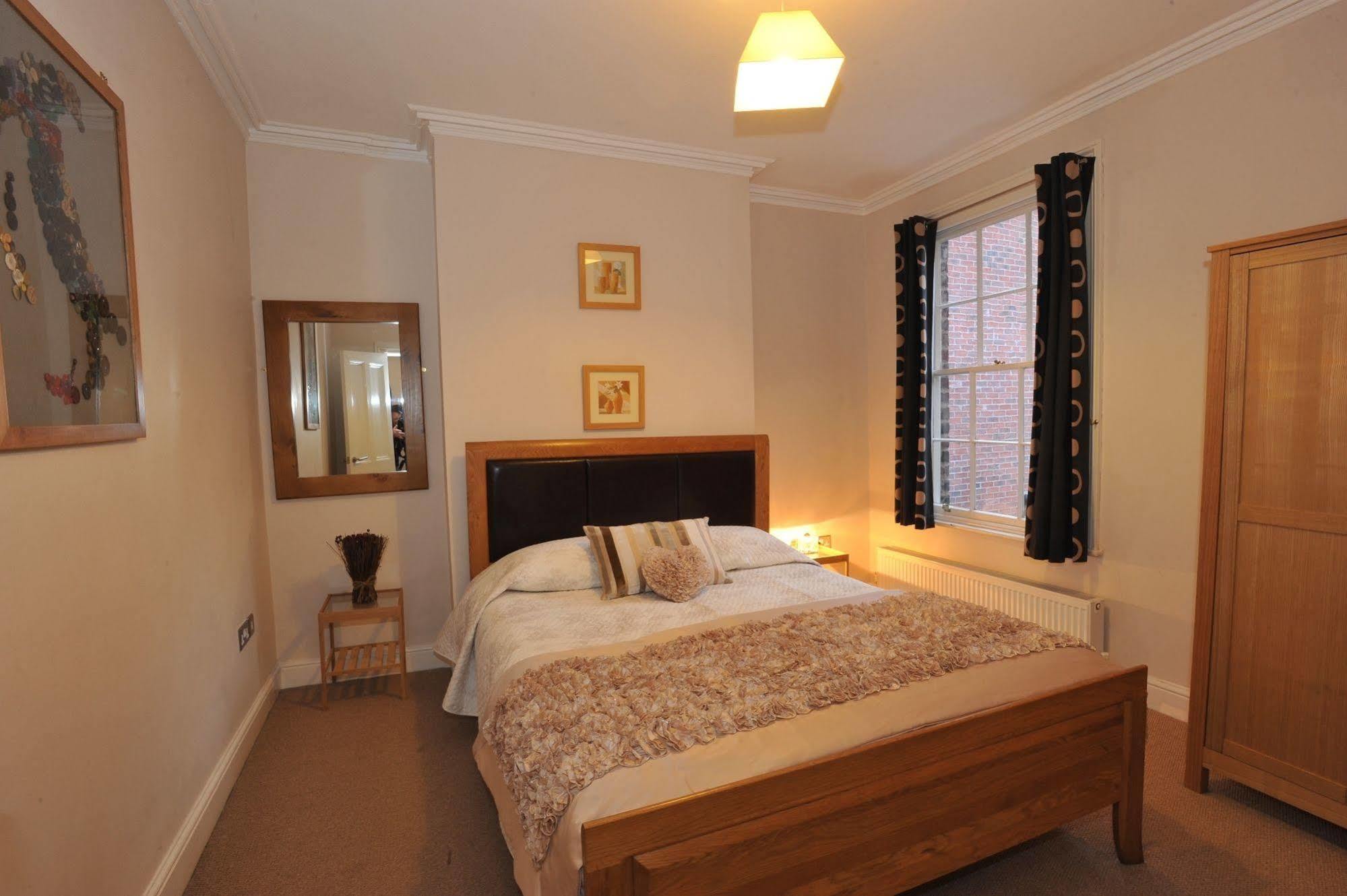 Chester Apartments Extérieur photo