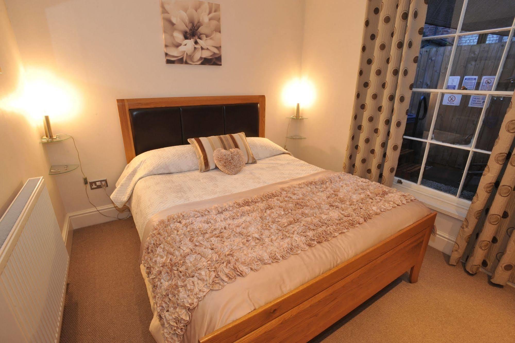 Chester Apartments Extérieur photo