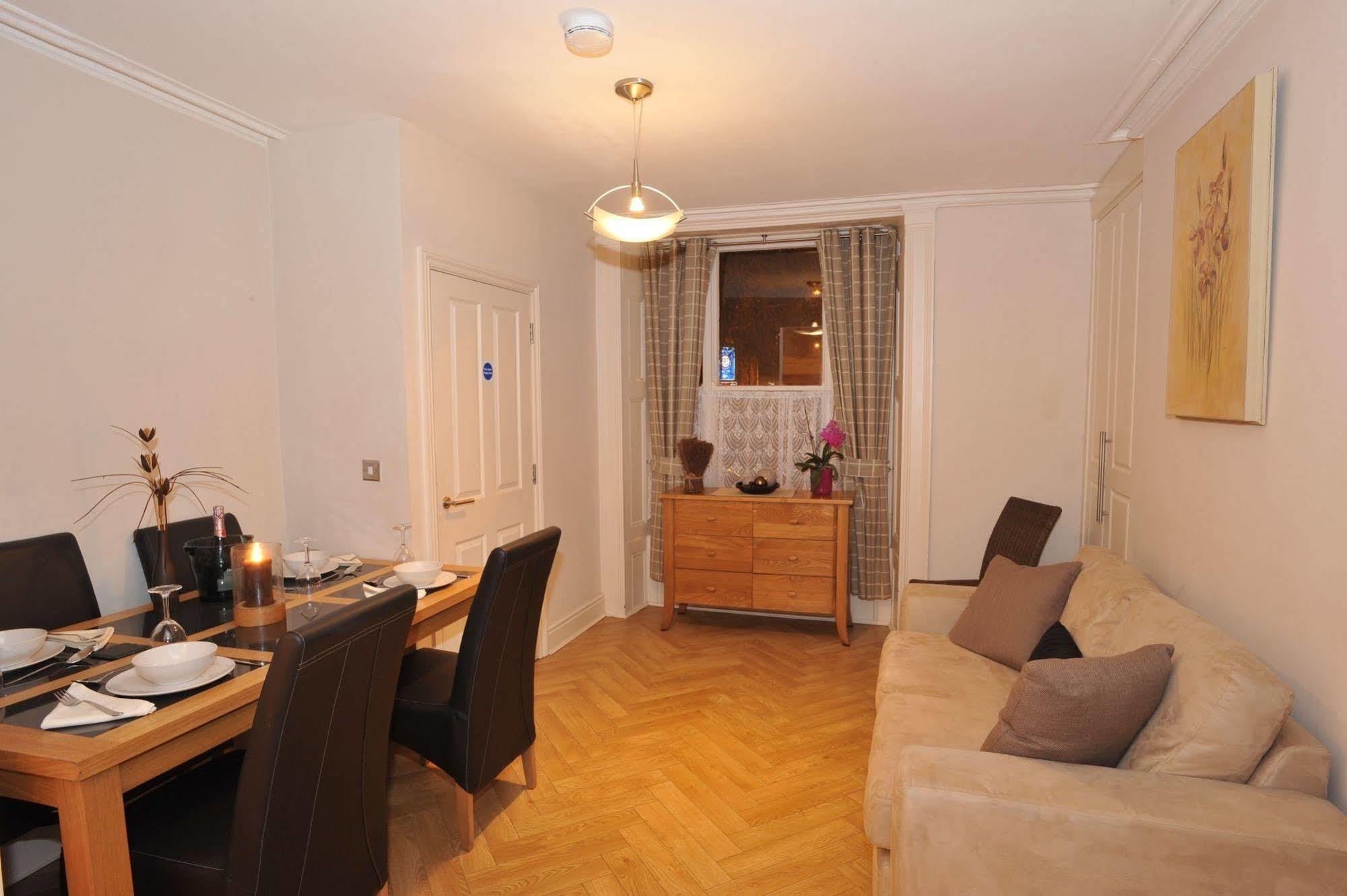 Chester Apartments Extérieur photo