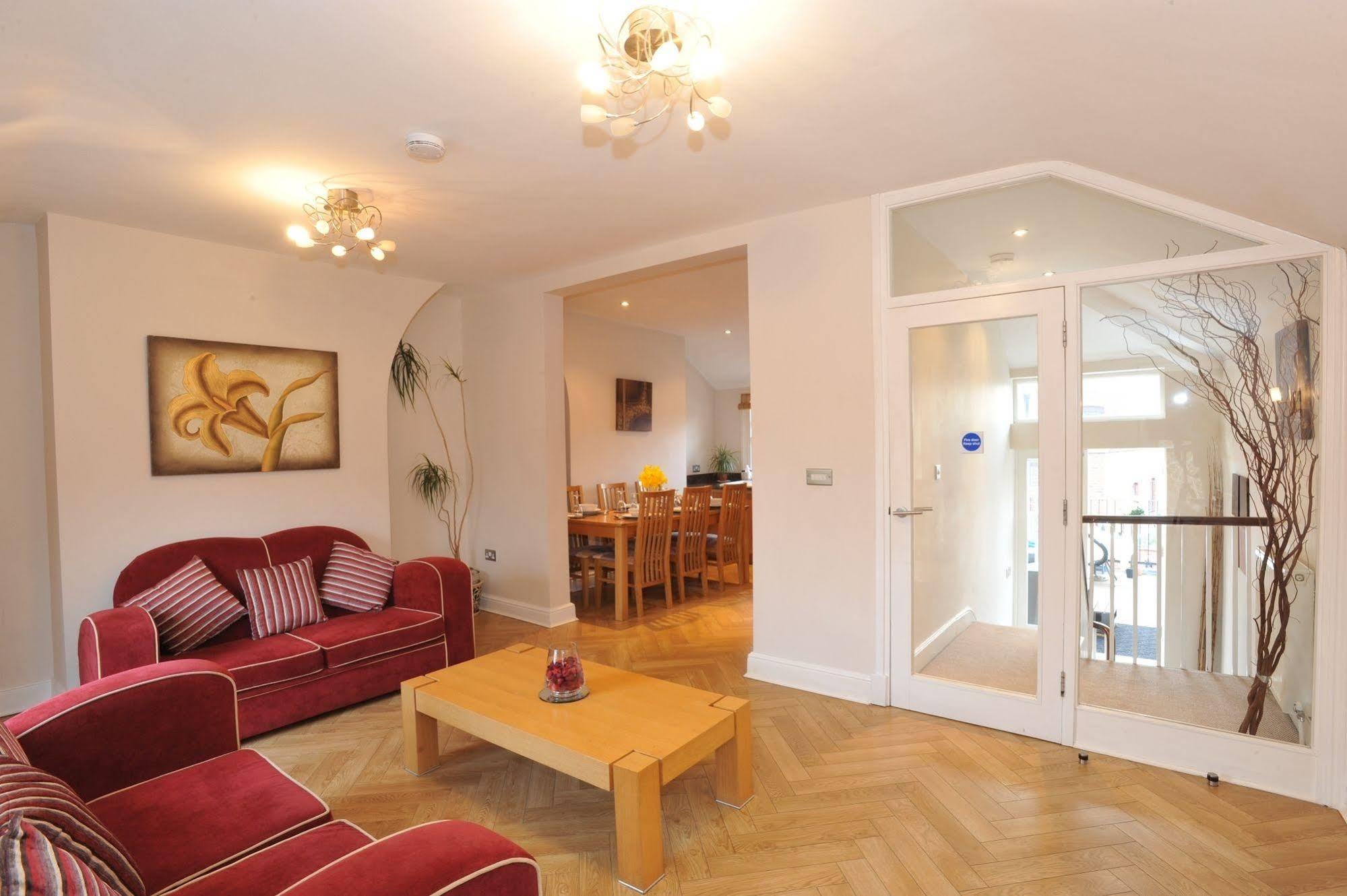 Chester Apartments Extérieur photo